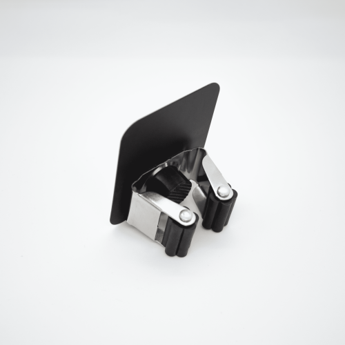 Wall bracket with clip (1)